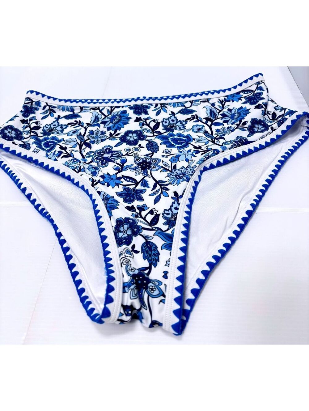 Women's Blue and White Floral High-Waisted Bikini Bottoms, Size 2XL, NNT